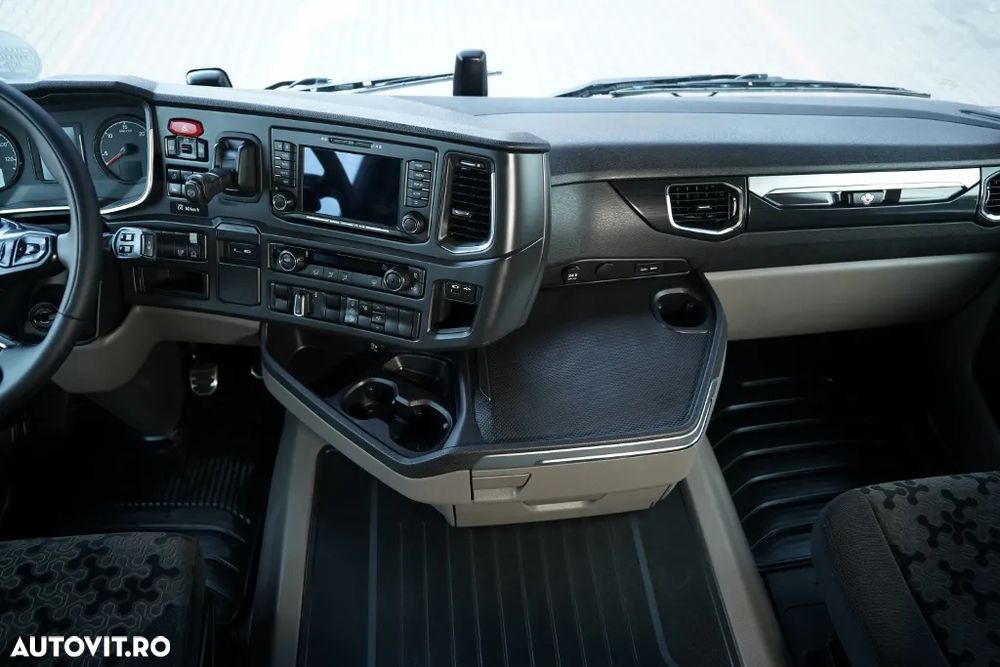 Scania R 520 / V8 / SISTEM HIDRAULIC / RETARDER / I-PARK COOL / FULL AIRMATIC / EURO 6 - 31
