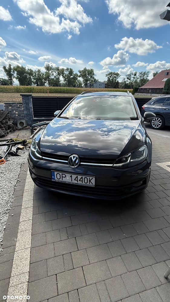 Volkswagen Golf - 1