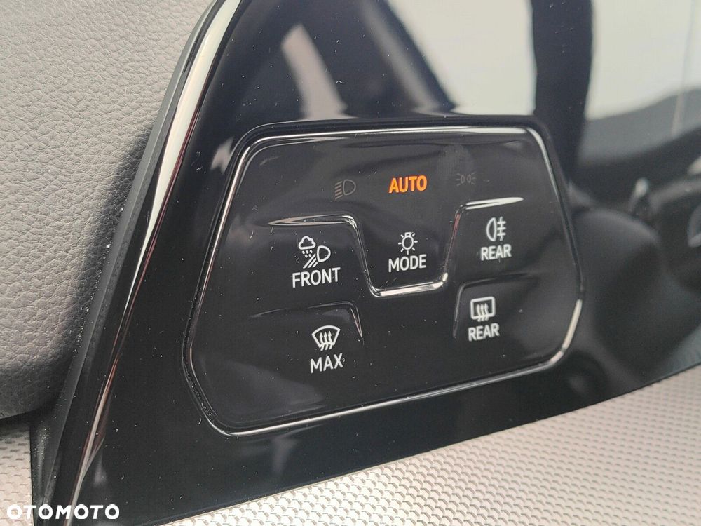 Volkswagen Golf - 22