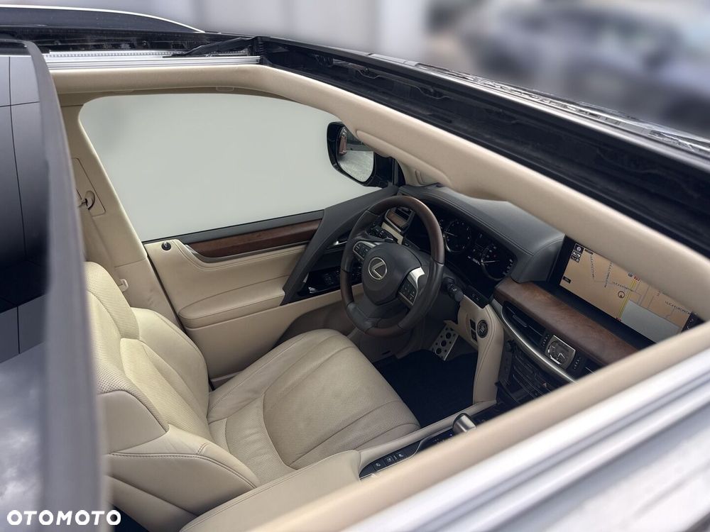 Lexus LX 570 Omotenashi - 31