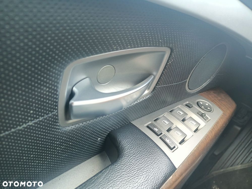 BMW Seria 7 745i - 18