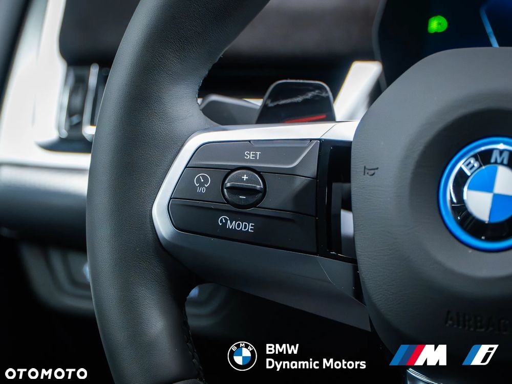 BMW iX1 eDrive20 M Sportpaket - 28