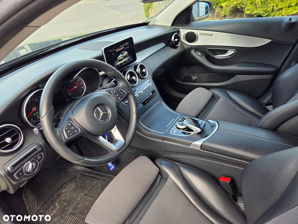Mercedes-Benz Klasa C 180 9G-TRONIC Edition - 12