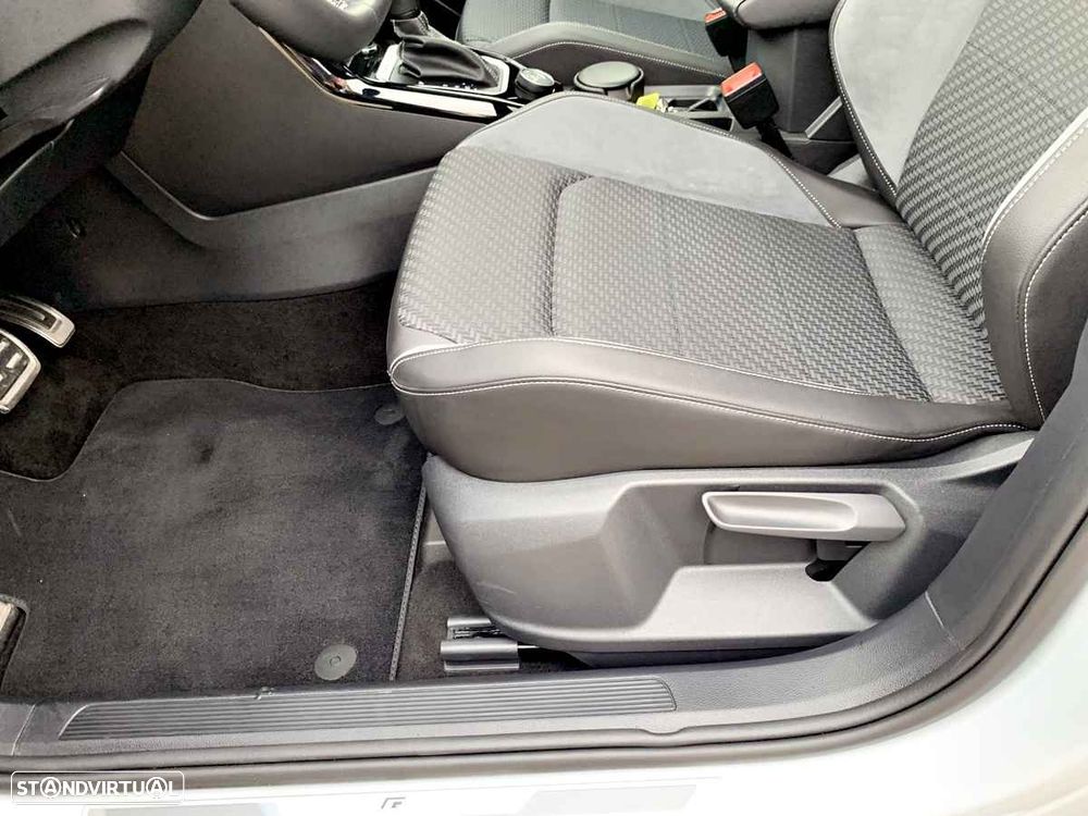 VW T-Roc 2.0 TSI OPF 4MOTION DSG - 25