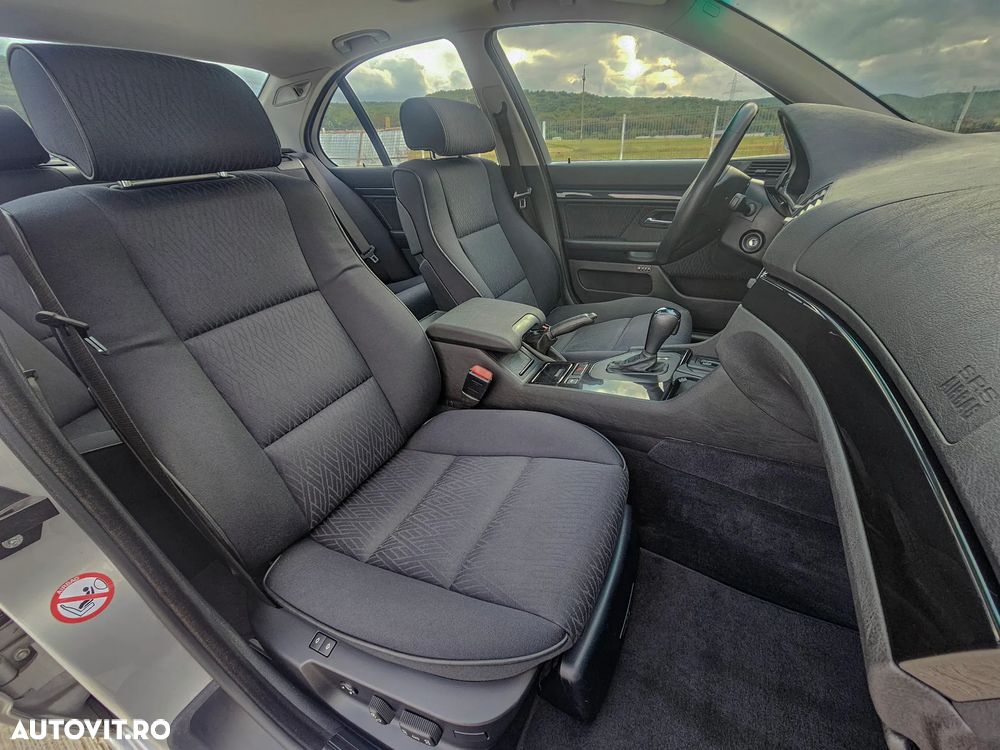 BMW Seria 5 520iA - 13