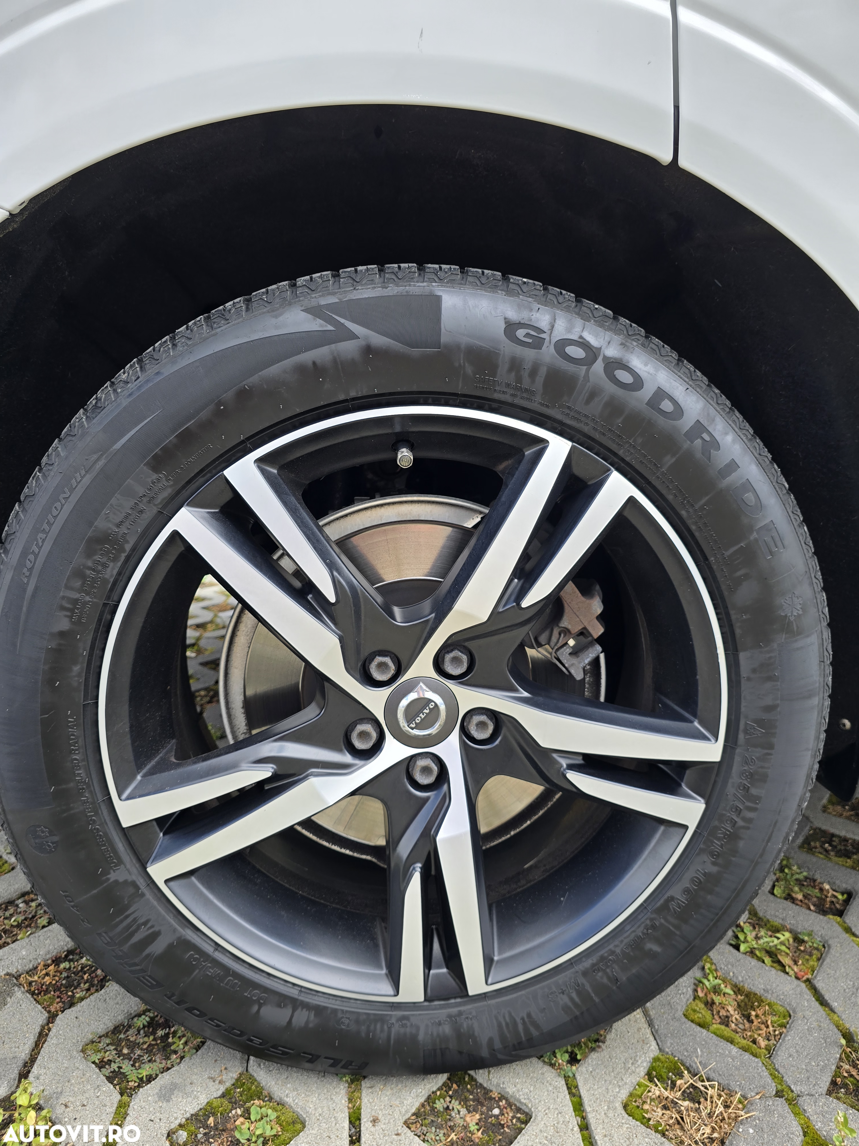 Volvo XC 60 D4 R-Design - 13