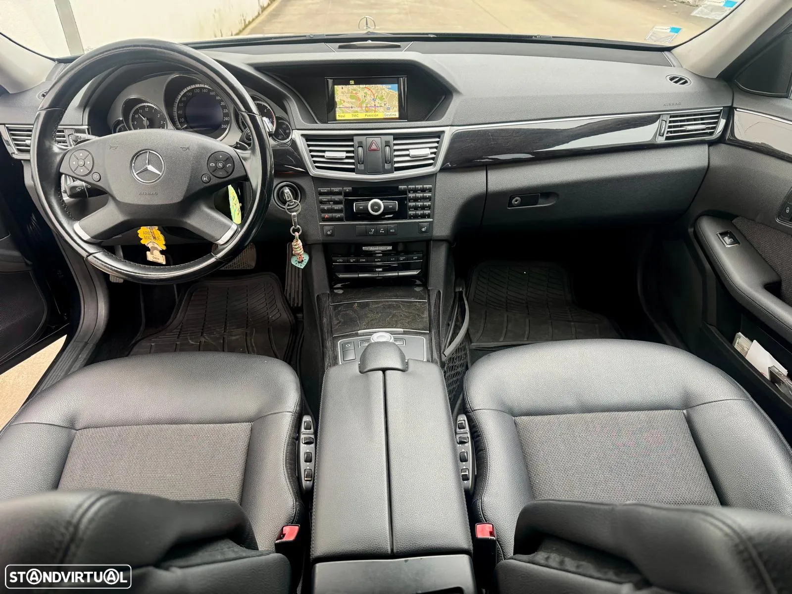 Mercedes-Benz E 220 BlueTEC Avantgarde Auto. - 13