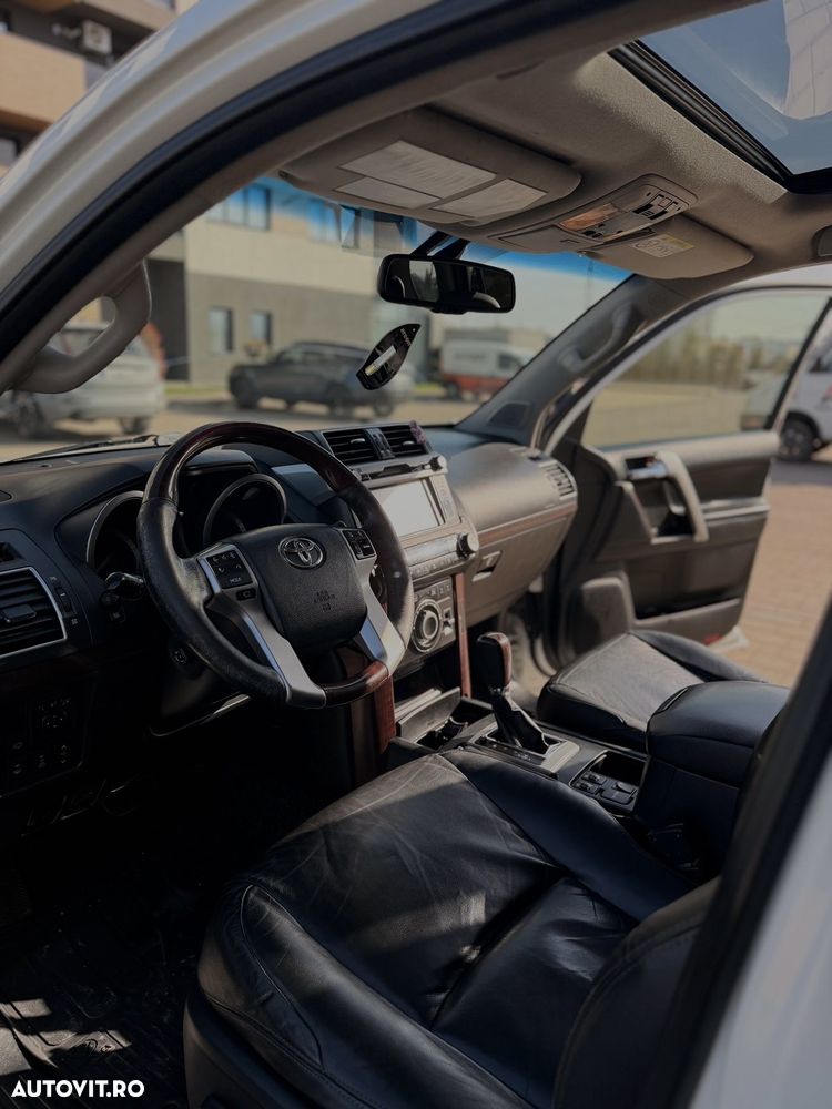 Toyota Land Cruiser 3.0l Turbo D-4D Aut. AVS 7 Locuri Luxury - 7