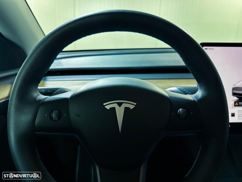 Tesla Model Y Standard - 43