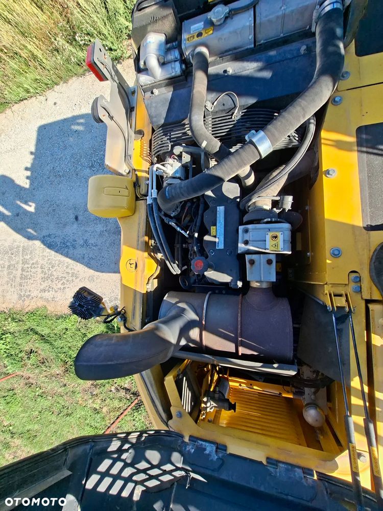 Komatsu PW148-8 - 17