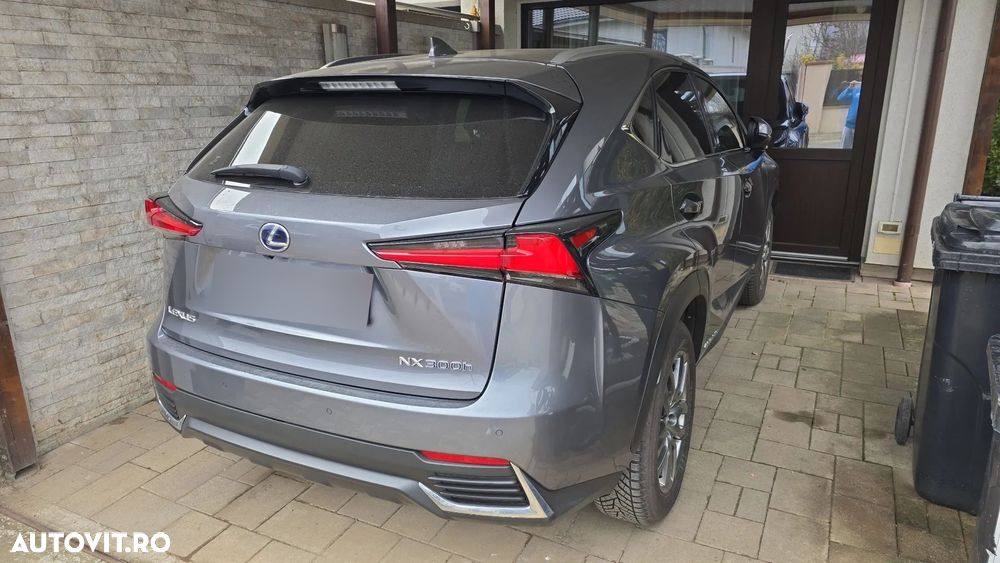 Lexus Seria NX - 10