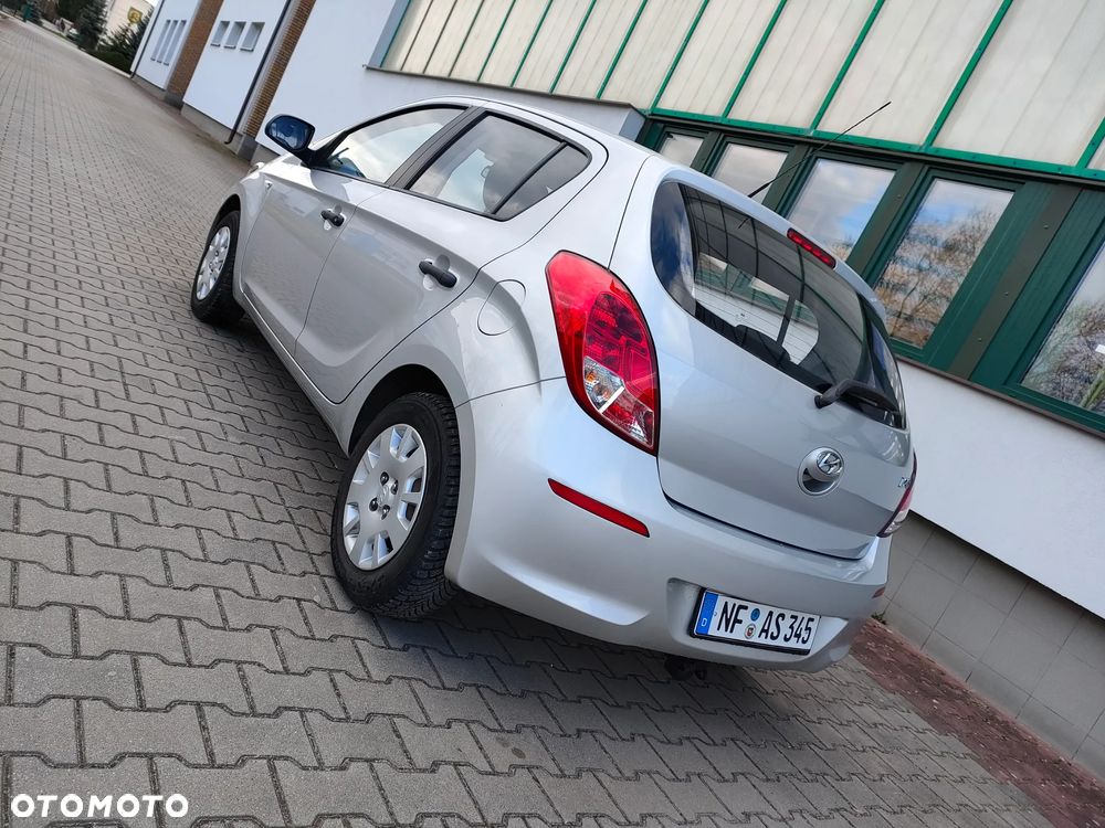 Hyundai i20 - 12
