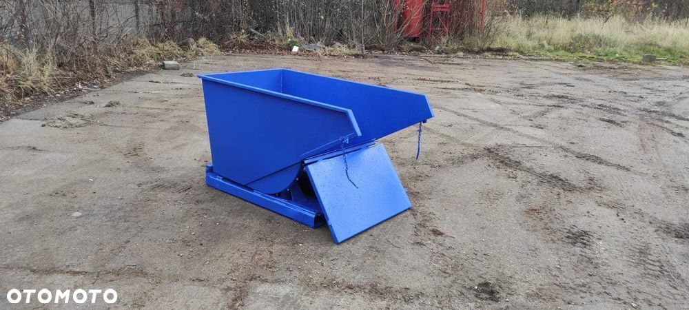 Kontener do widlaka z opuszczaną klapą przednią TKO 600 Samowyładowczy - 3