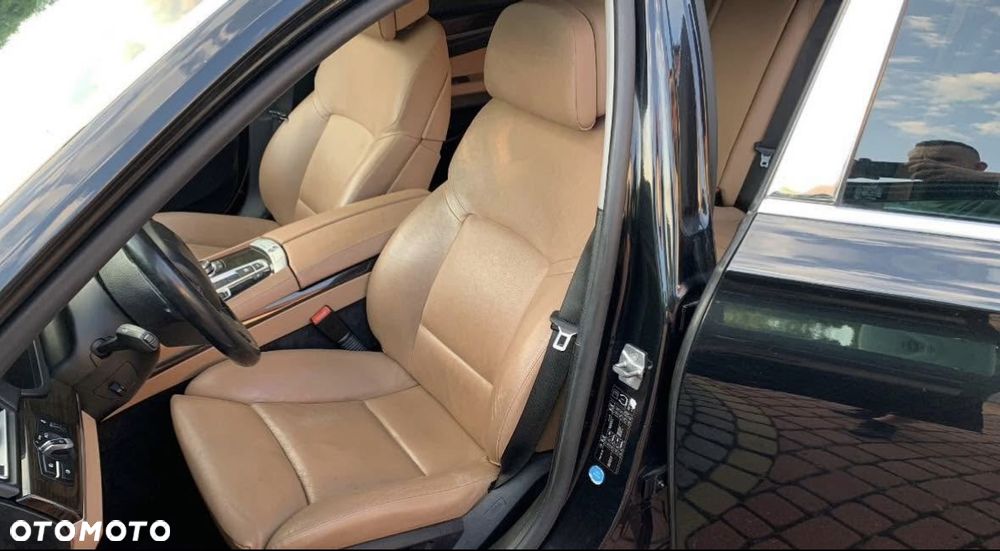 BMW Seria 7 740i - 7
