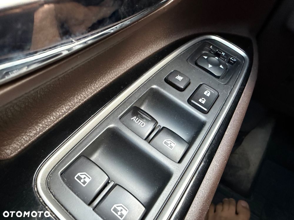 Mitsubishi Outlander Intense + - 11