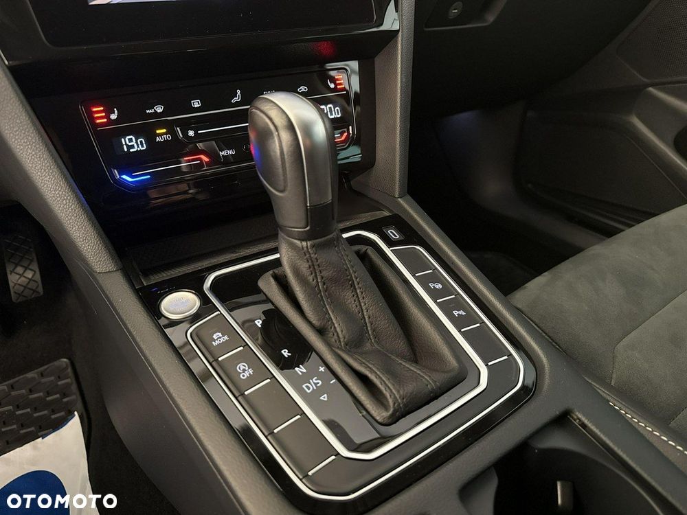 Volkswagen Passat - 17