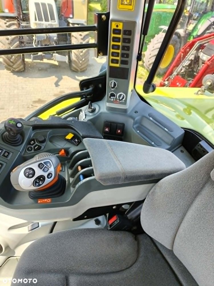 Claas ARION 650 - 7