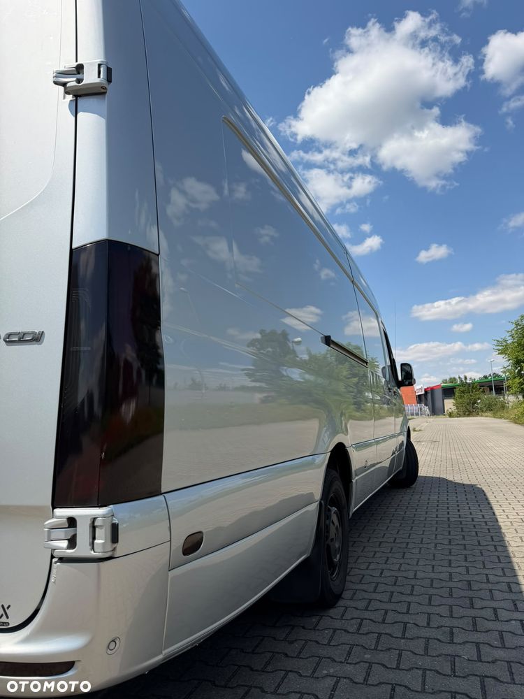 Mercedes-Benz Sprinter - 15