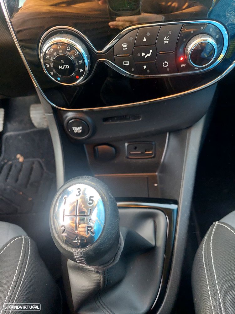 Renault Clio Break 1.5 dCi Dynamique S - 23