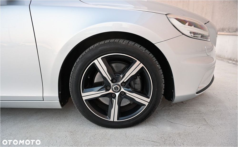 Volvo V40 D3 Geartronic RDesign - 18