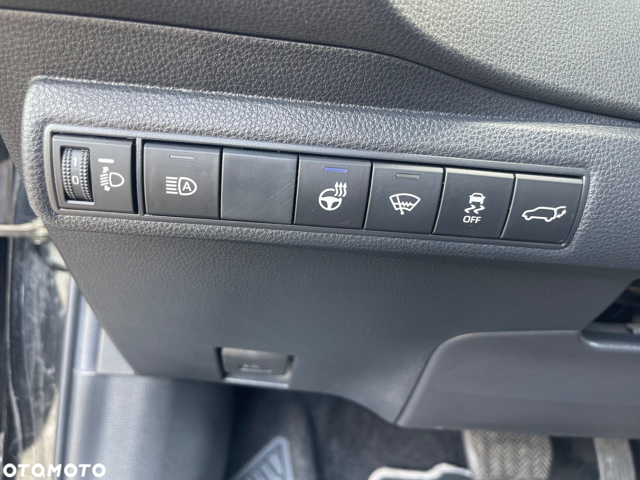 Toyota Corolla 1.8 Hybrid Executive - 14