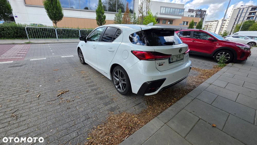 Lexus CT 200h F Sport Edition - 9
