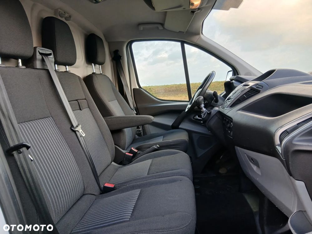 Ford TRANSIT CUSTOM - 10