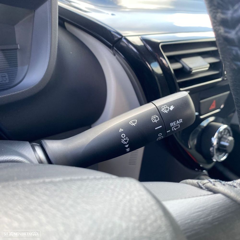 Toyota iQ 1.0 VVT-i 2 - 24