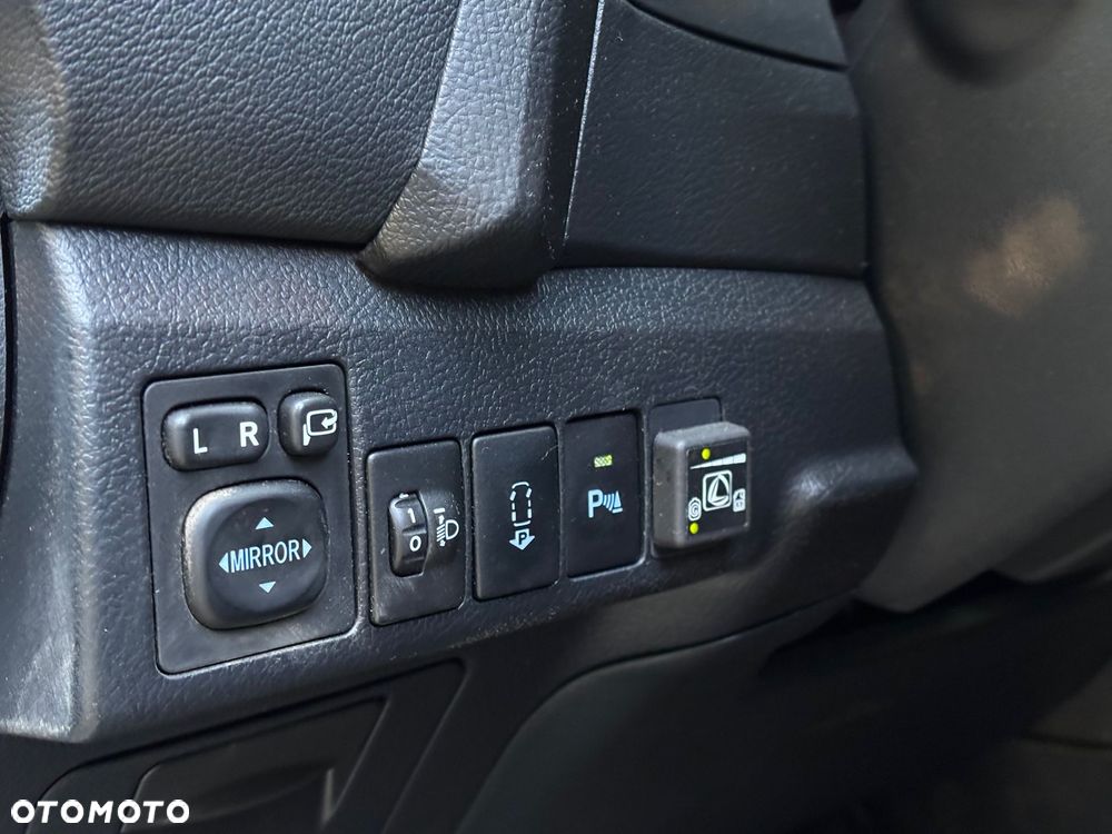 Toyota Auris 1.8 HSD Luna - 26