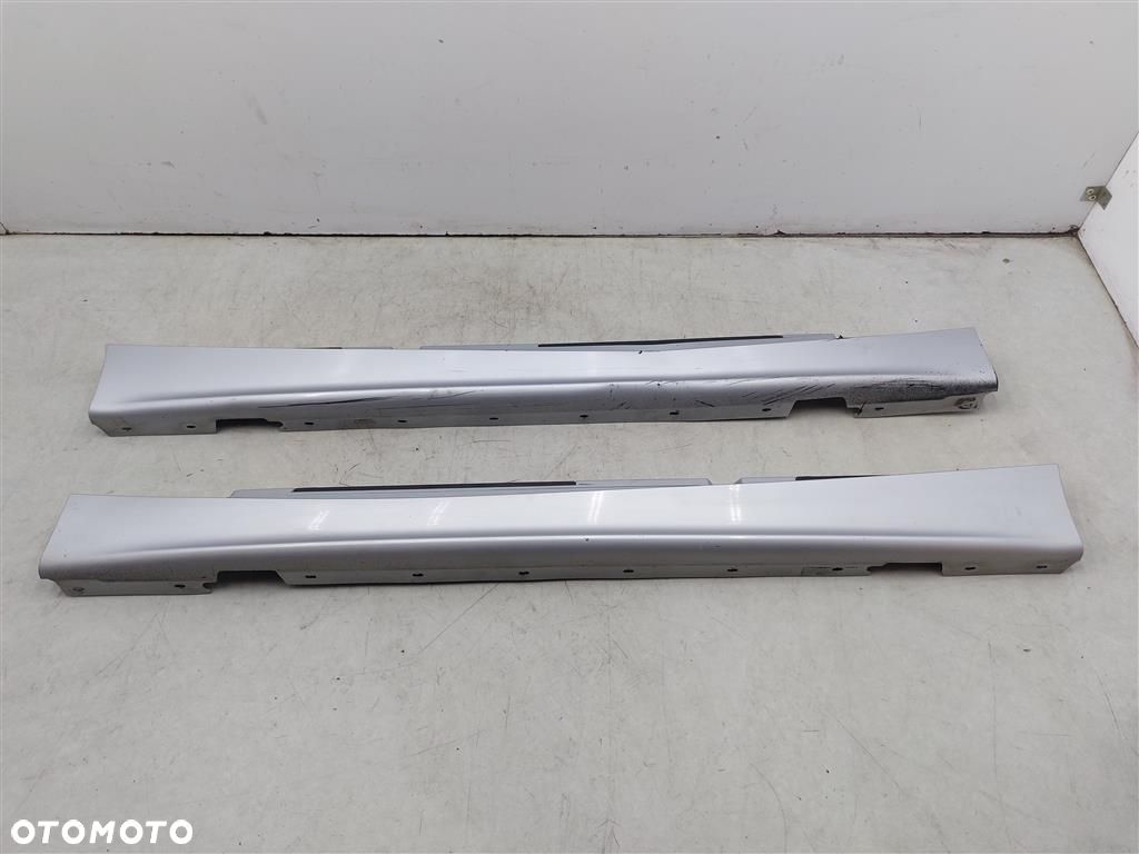 Listwy progowe zewnętrzne LEWA+PRAWA BMW Seria 1 E87 TITANSILBER 2004-2013 - 1