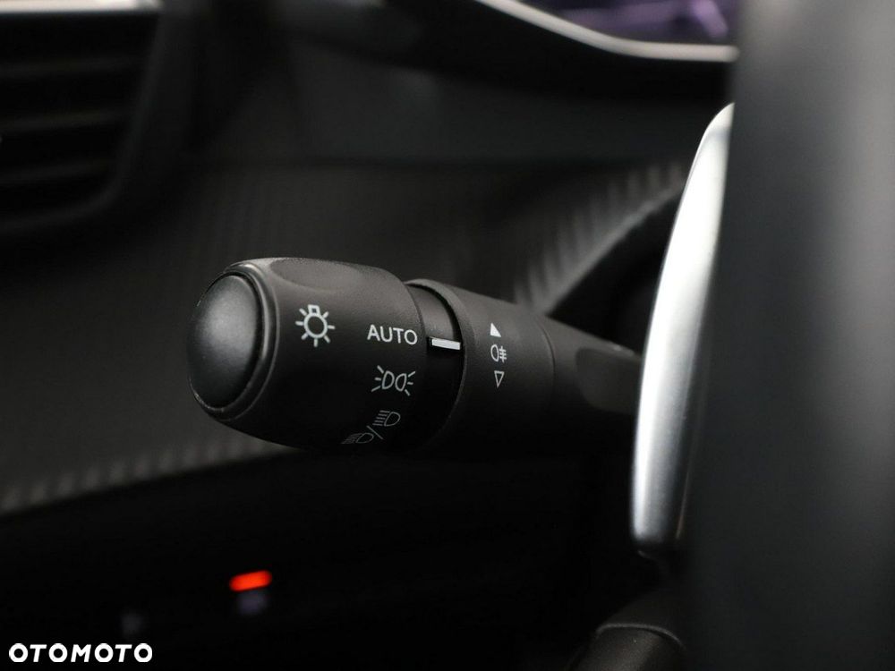 Peugeot 2008 1.5 BlueHDi Allure S&S EAT8 - 36