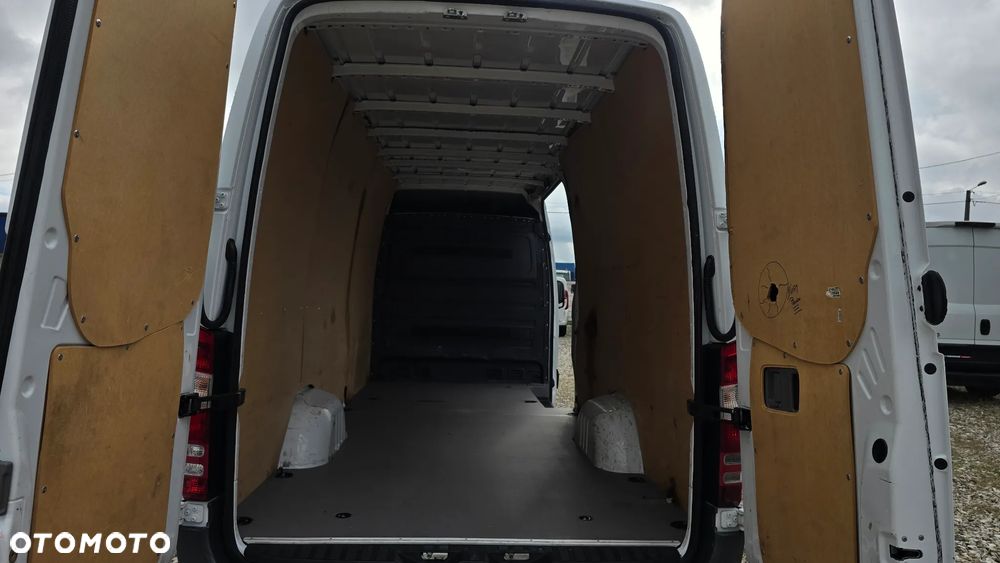 Mercedes-Benz Sprinter - 19