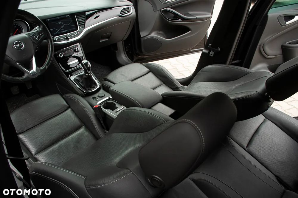 Opel Astra 1.4 Turbo Business - 30