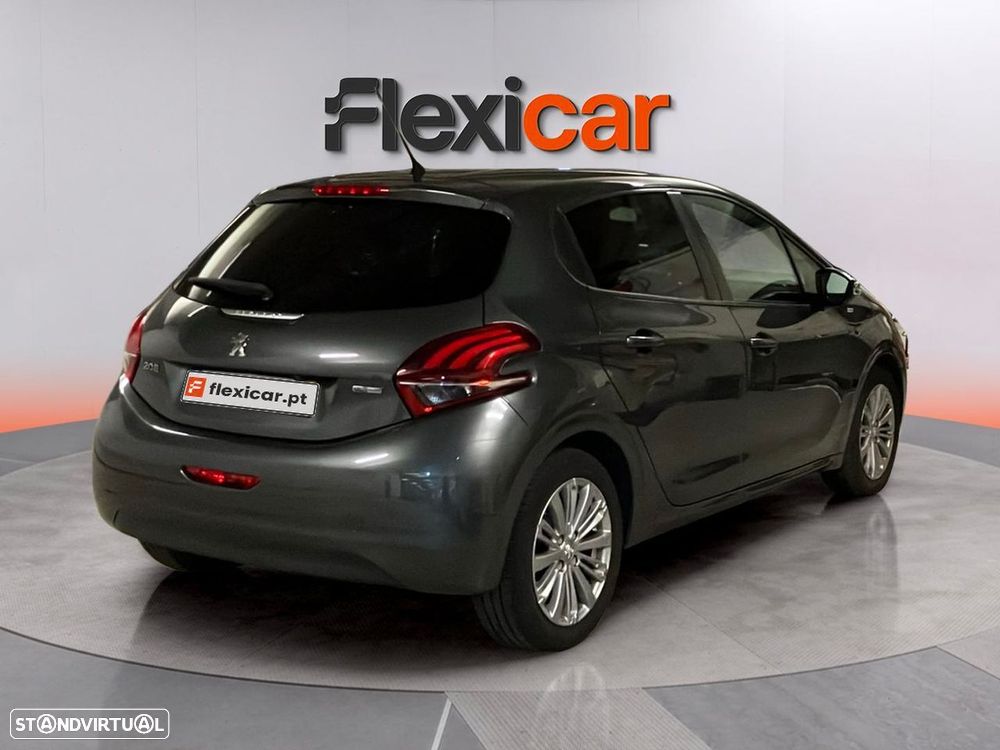 Peugeot 208 - 3