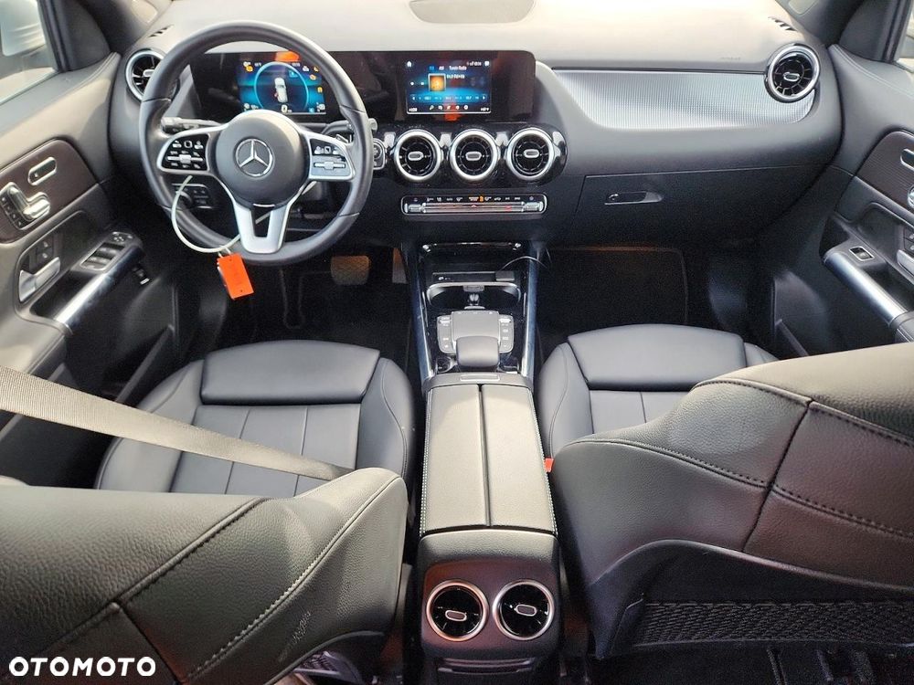 Mercedes-Benz GLA - 8