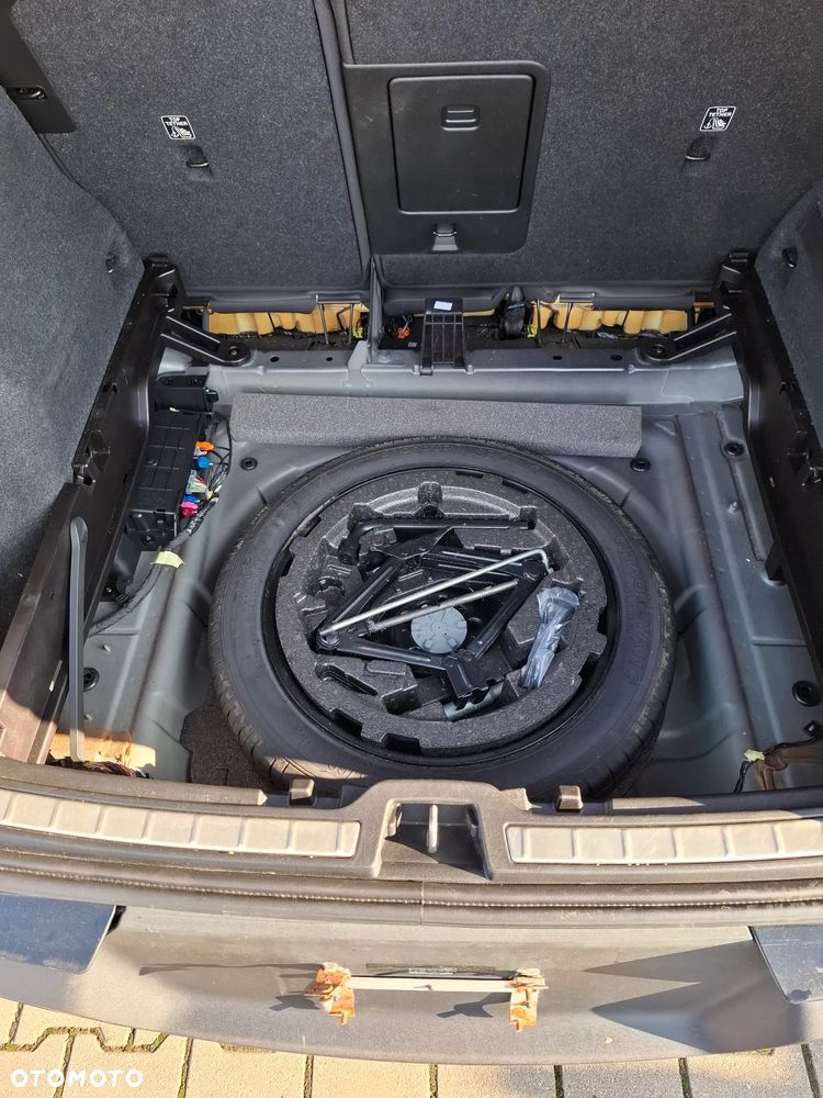 Volvo XC40 zderzak tyl kod lakieru 019 - 36