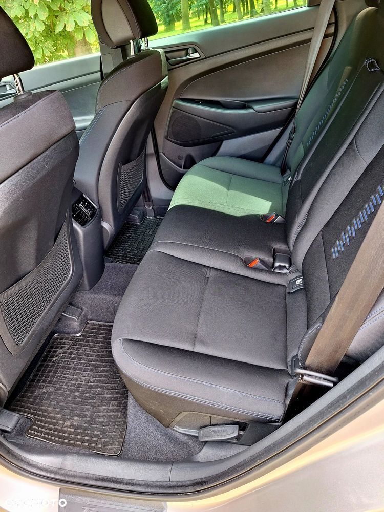 Hyundai Tucson 1.6 GDI BlueDrive GO 2WD - 11