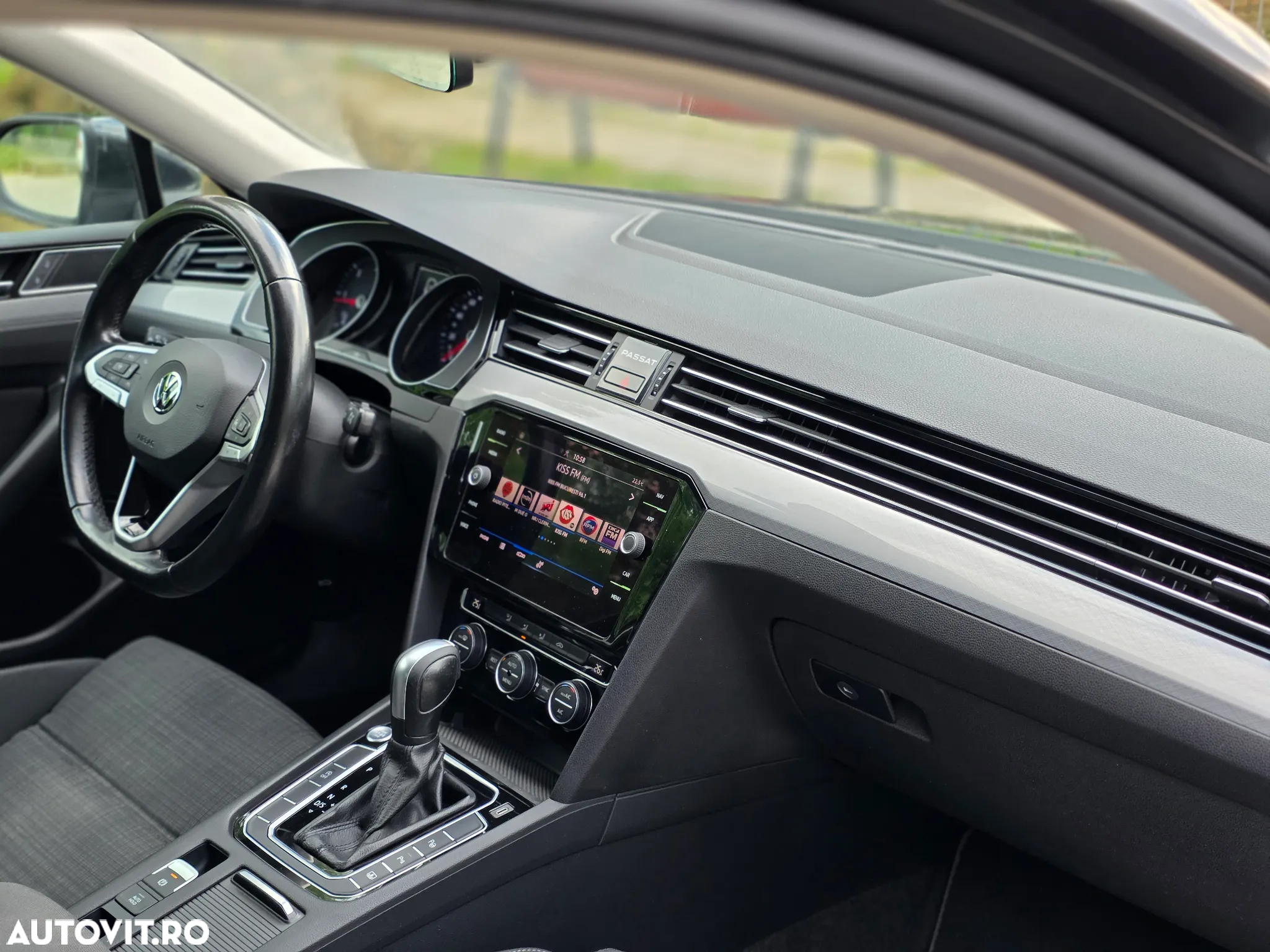 Volkswagen Passat - 10
