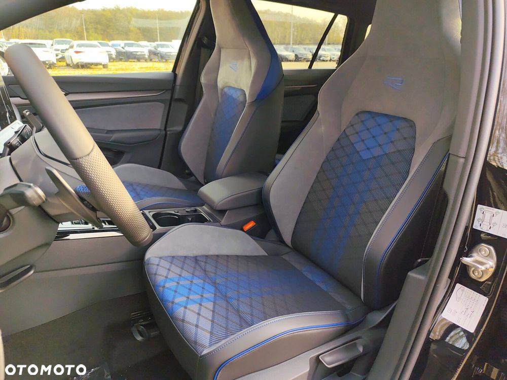 Volkswagen Golf Variant - 11