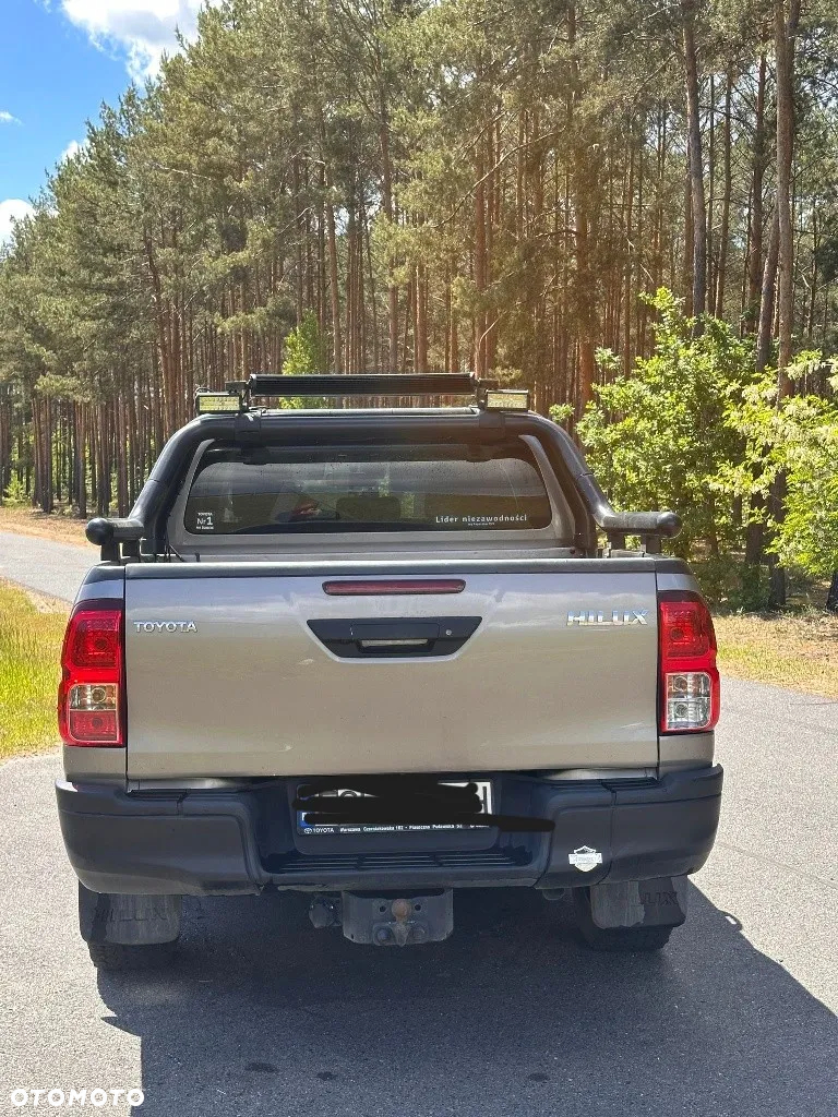 Toyota Hilux - 3