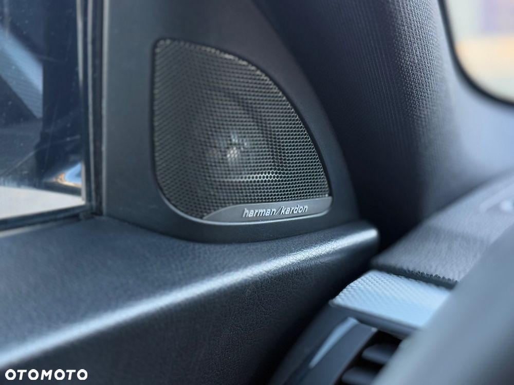 BMW Seria 2 220d - 32
