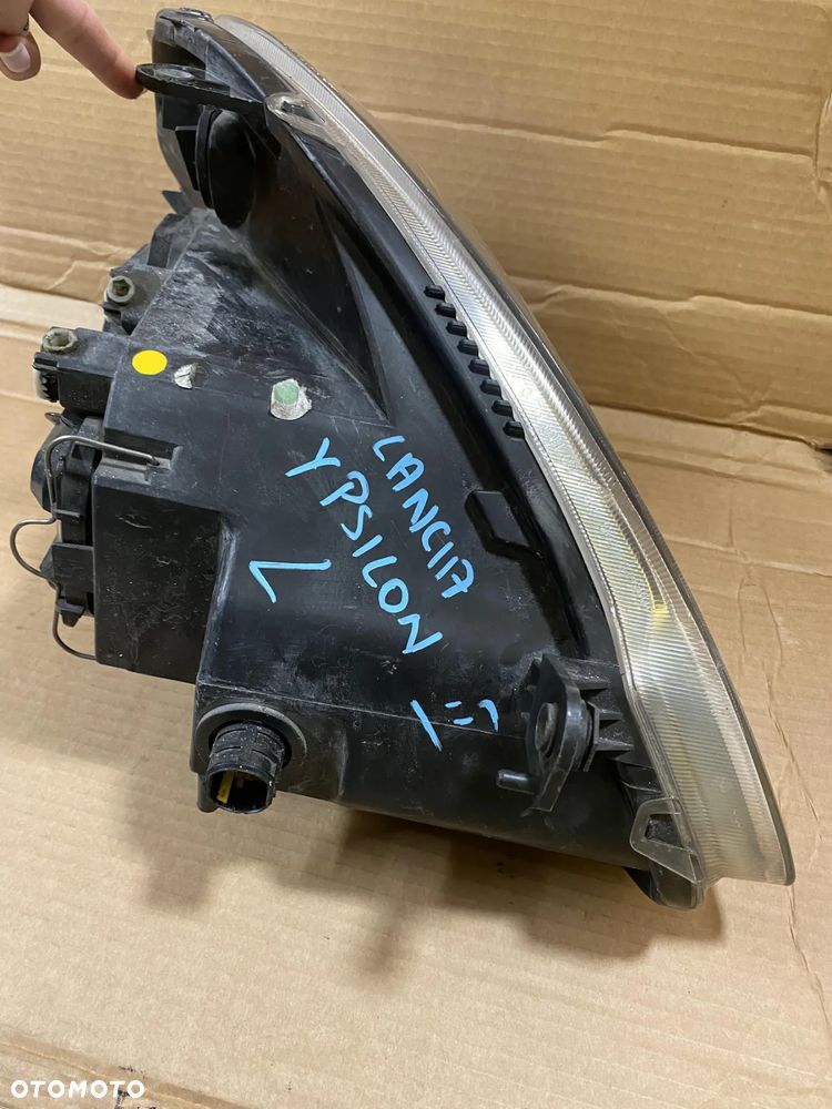 Lampa lewy przód Lancia Ypsilon II - 2
