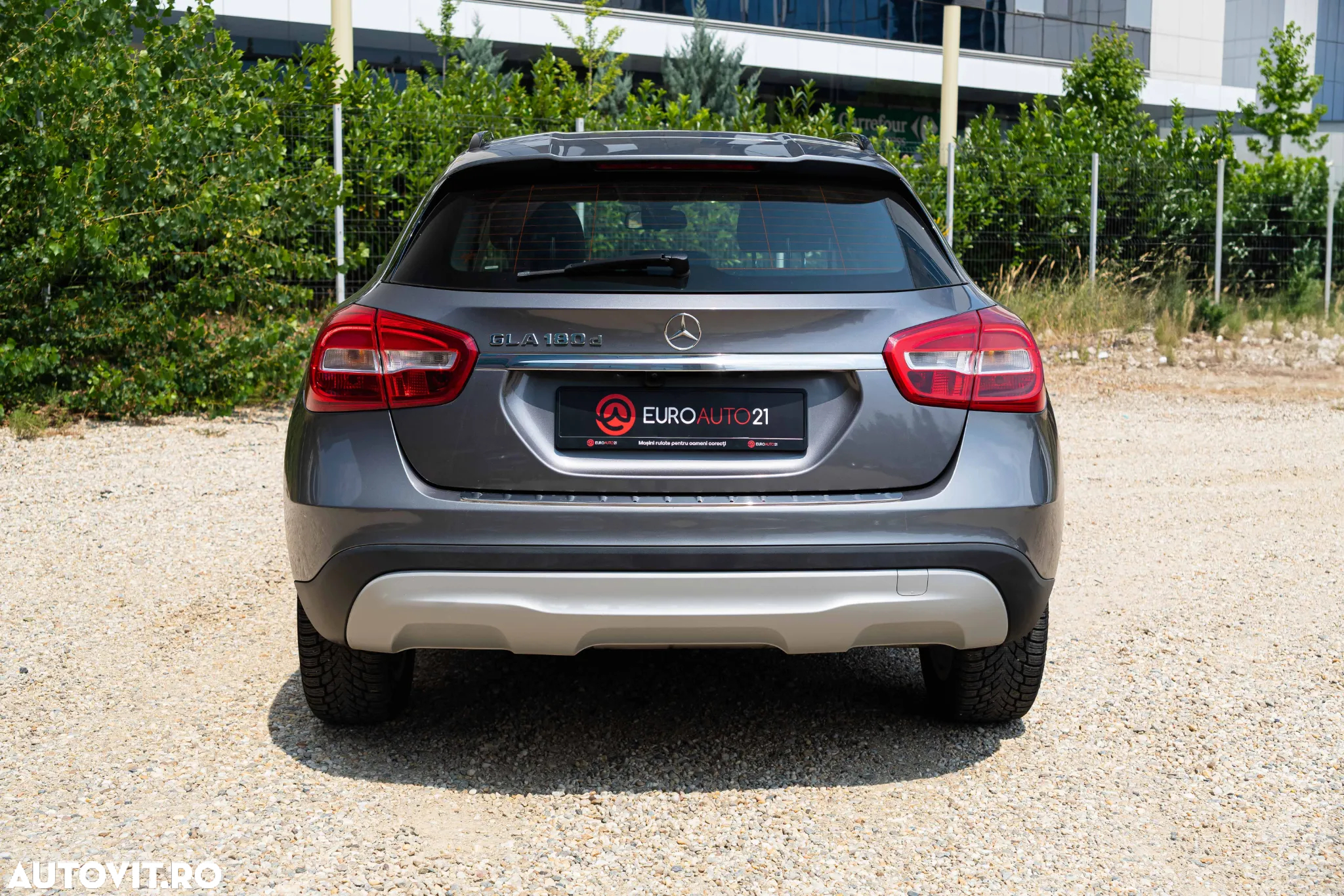 Mercedes-Benz GLA 180 d - 6