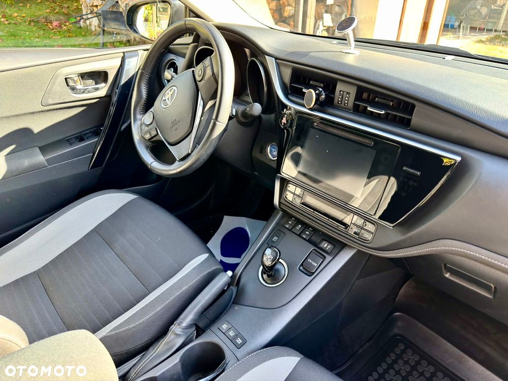 Toyota Auris 2016 photo 4