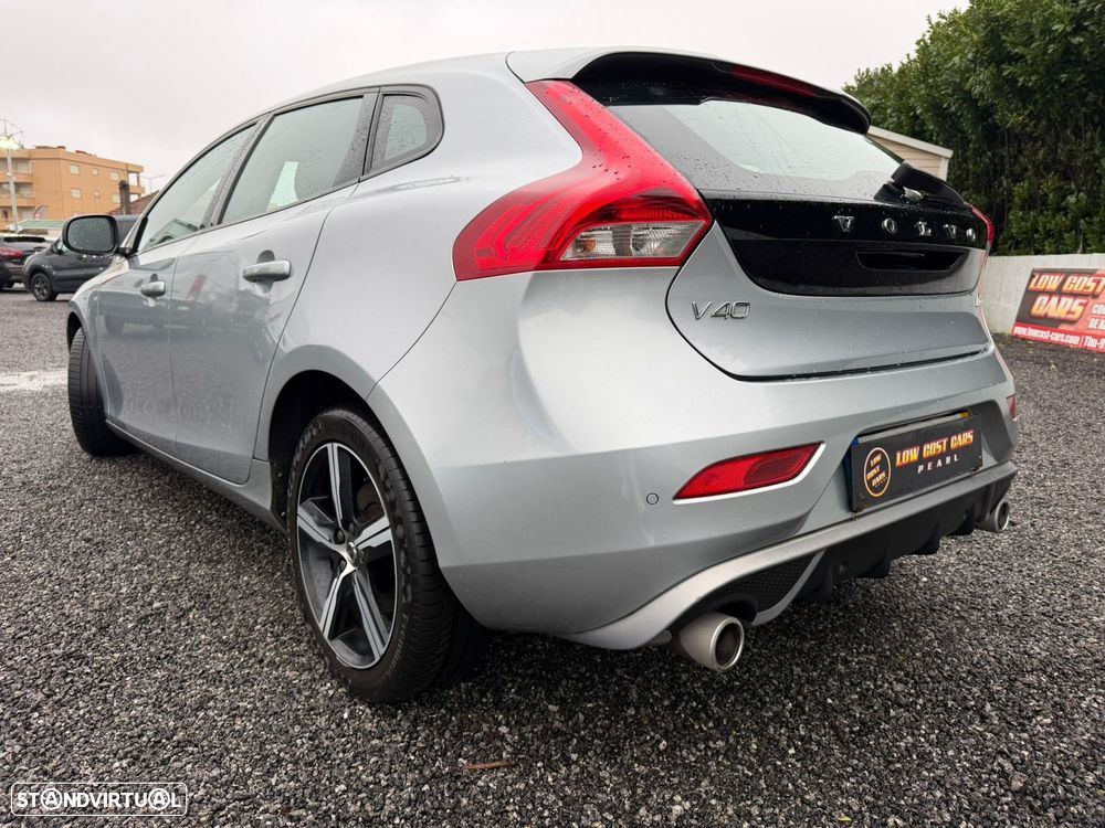 Volvo V40 2.0 D2 R-Design - 23