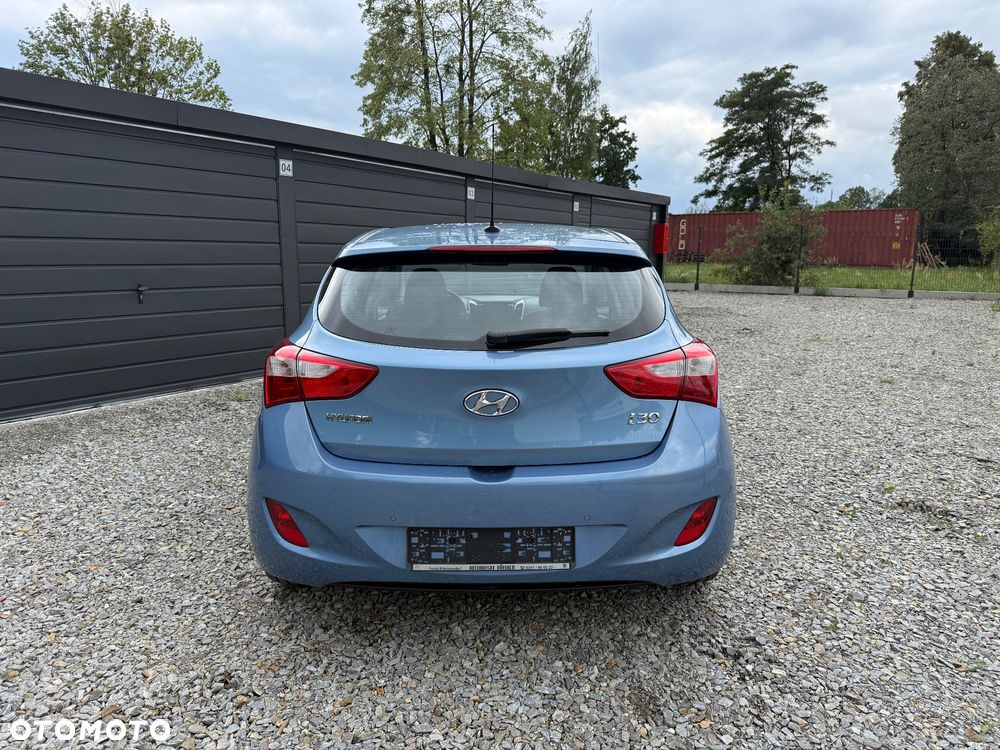 Hyundai i30 blue 1.6 GDI Passion - 6