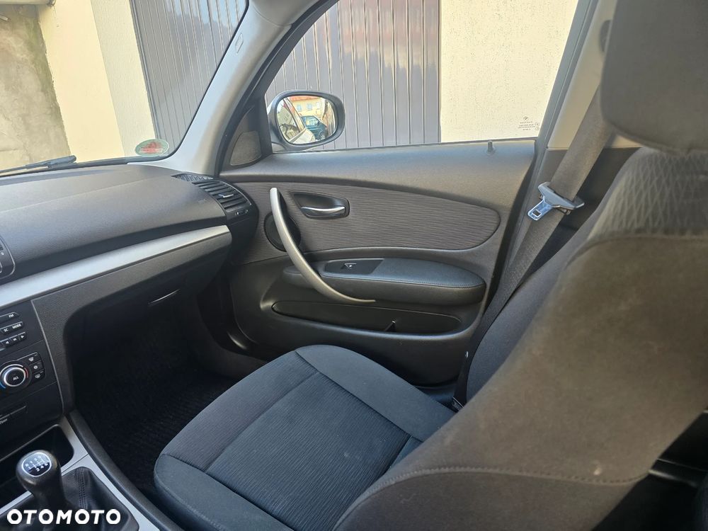 BMW Seria 1 116i - 17