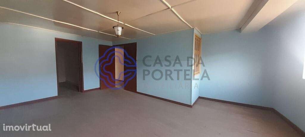 Moradia para Restauro no Centro da Vila de Silvares - Grande imagem: 5/9