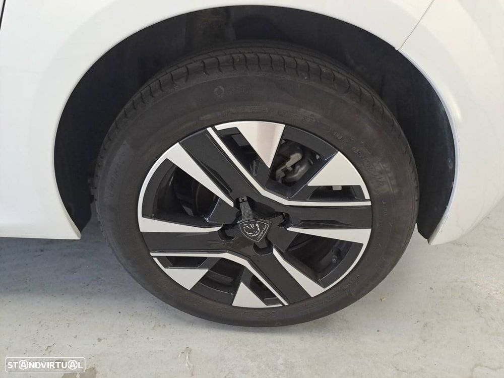 Peugeot 208 1.2 PureTech Allure EAT8 - 11