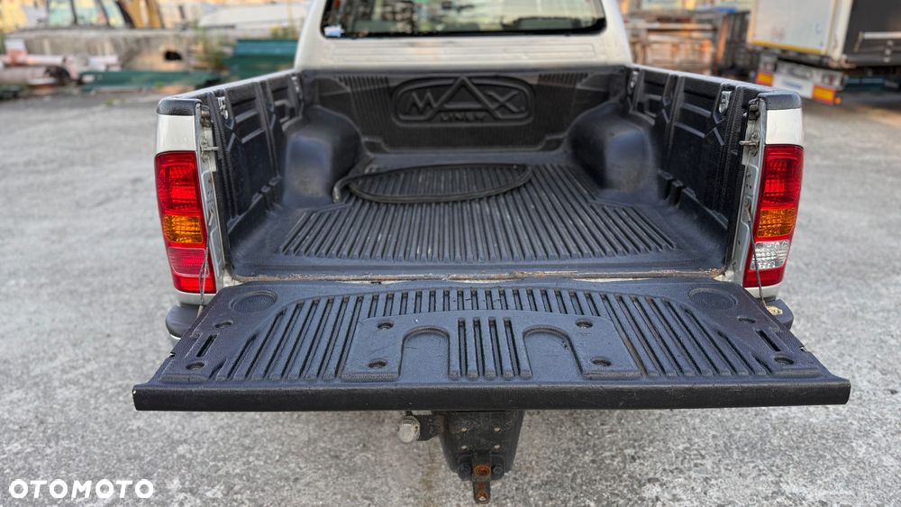 Toyota Hilux - 12